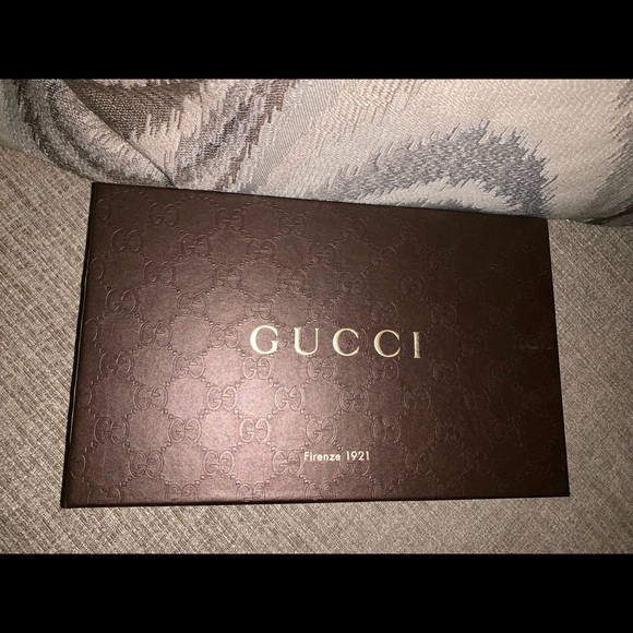 Black Gucci Guccissima Crossbody Wallet - Picture 1 of 8